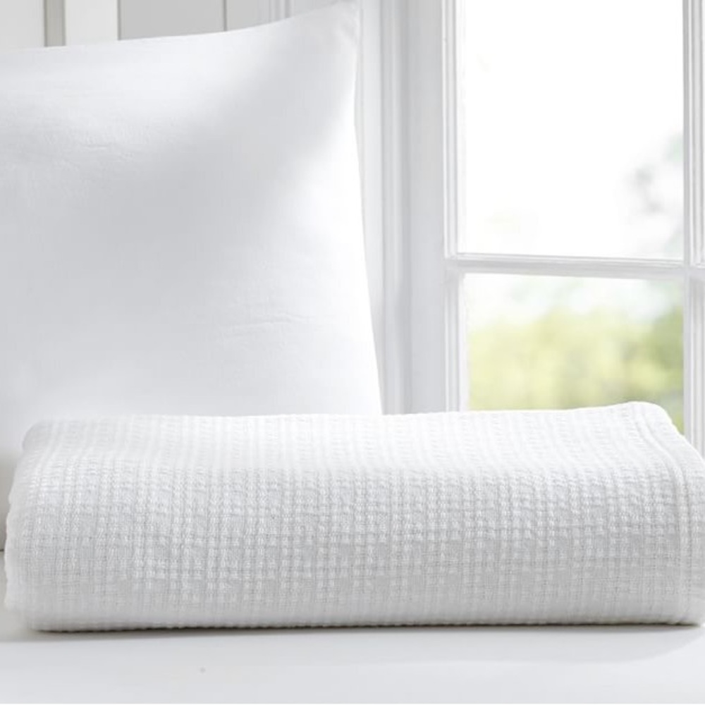 Organic cotton blanket (Pottery Barn Kids)